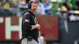 5-Star Oregon Recruit Courts Rival Schools 2 Weeks After Weird Commitment To Shirtless Dan Lanning 