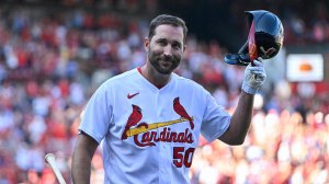 adam wainwright tipping cap